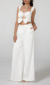 BOW-EMBELLISHED TWO-PIECE SUIT IN WHITE DRESS STYLE OF CB