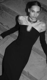 SLIM-FIT CHEST HOLLOW OFF-THE-SHOULDER MAXI DRESS IN BLACK styleofcb