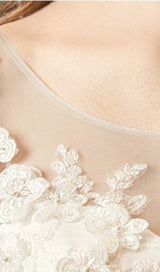 THREE-DIMENSIONAL FLOWER DRAG-TAILED WEDDING DRESS IN WHITE styleofcb