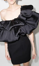 CROSS-SHOULDER PLEATED DRESS IN BLACK styleofcb