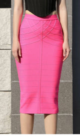 STRIPED TEXTURE KNITTED SKIRT IN ROSE HIGH-WAIST styleofcb