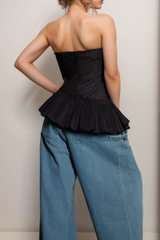 STRAPLESS FLOWER PLEATED TOP IN BLACK