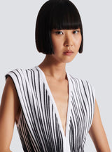 Two-tone v-neck sleeveless flared knit mini dress