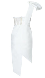 IRREGULAR STITCHING PETAL PLEATED DRESS IN WHITE