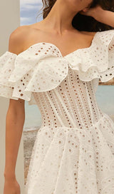 OFF-SHOULDER PRINT MINI DRESS IN WHITE DRESS STYLE OF CB 