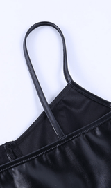 Slim-fit U-neck vest styleofcb 